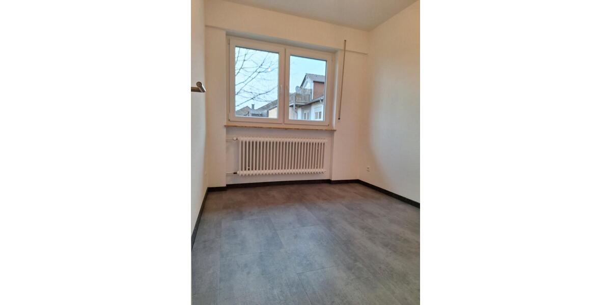 Etagenwohnung Hermeskeil - 4 Zimmer, 85 m&sup2;, 800&euro; | Angebot:26101532