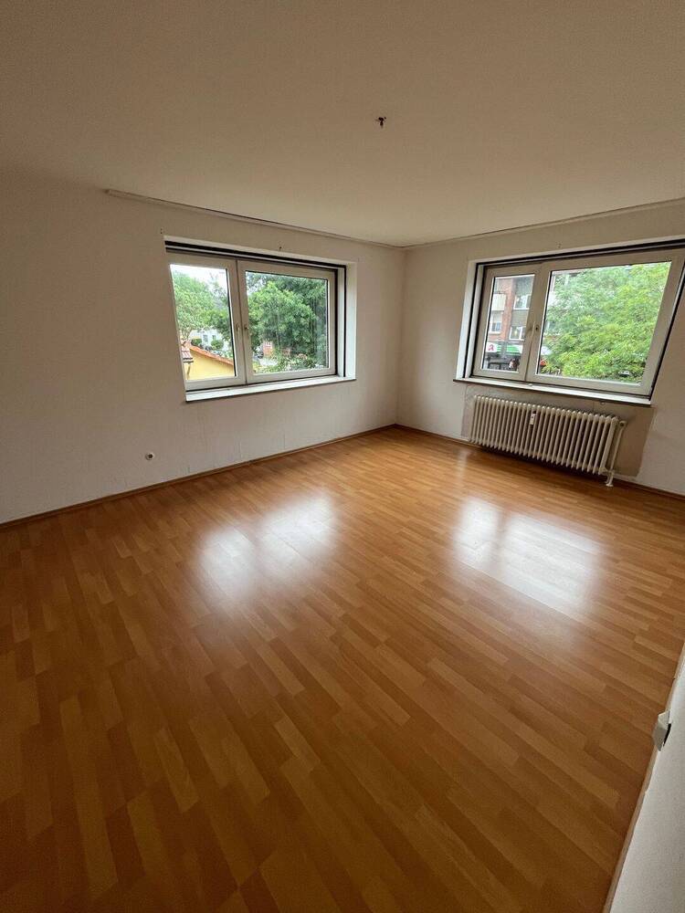 BESICHTIGUNG: Di., 02.09., 17.00 - 17.30 Uhr! Großzügige 2-Zimmer-Wohnung in Schnelsen, 71 m²! Befristete Vermietung für ein Jahr!