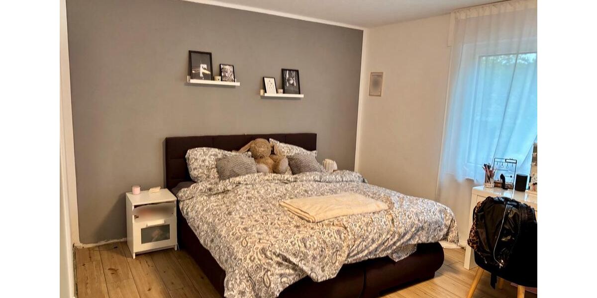 Dachgeschoßwohnung Uplengen - 5 Zimmer, 145 m&sup2;, 1.150&euro; | Angebot:26640652