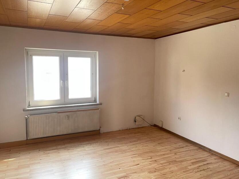 Helle neu renovierte AltbauWohnung