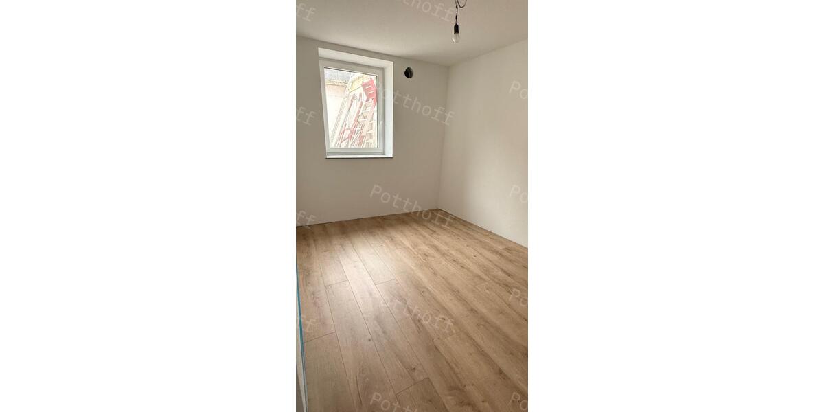 Erdgeschoßwohnung Menden (Sauerland) - 3 Zimmer, 93 m&sup2;, 1.118&euro; | Angebot:26056096