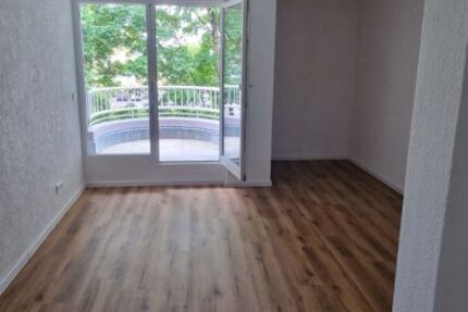 Direkt im Herzen von Grenzach, 2 OG mit Balkon, TG Stellplatz, Küche