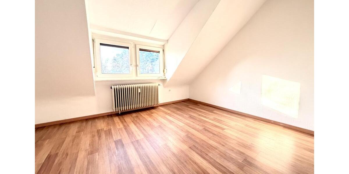 Dachgeschoßwohnung Nürnberg Holzheim - 3 Zimmer, 48 m&sup2;, 630&euro; | Angebot:25367318