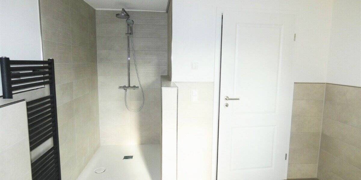 Kernsaniertes Herrenhaus mit traumhaftem Garten in bester Lage von Köln-Dünnwald 6 zimmer