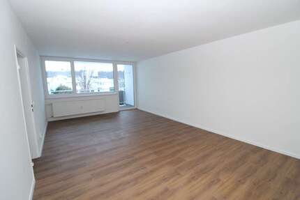 Wohnung Obertshausen - 4 Zimmer, 100 m&sup2;, 1.350&euro; | Angebot:24597093