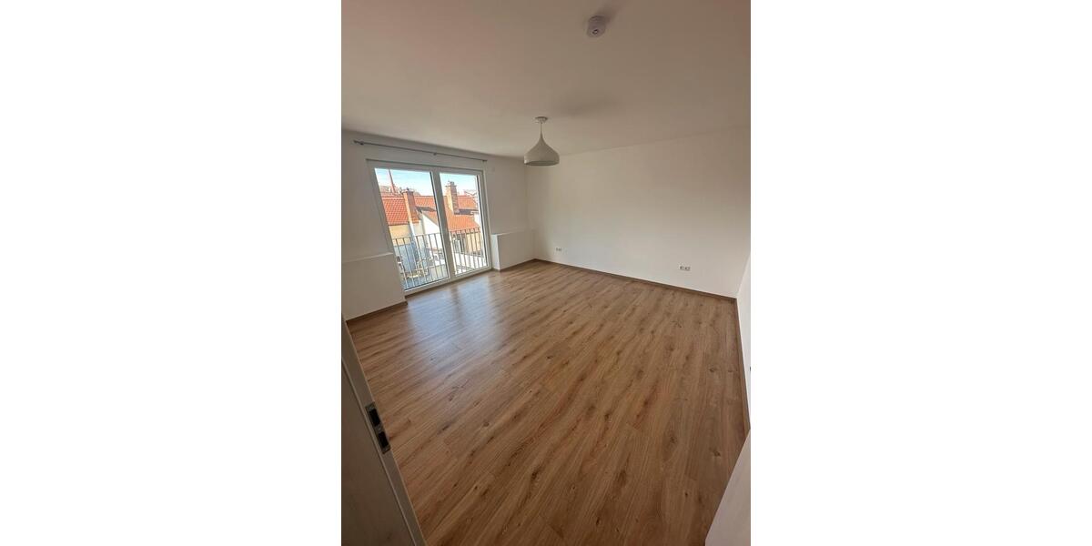 Maisonettenwohnung Landau an der Isar - 4 Zimmer, 130 m&sup2;, 1.150&euro; | Angebot:26039870