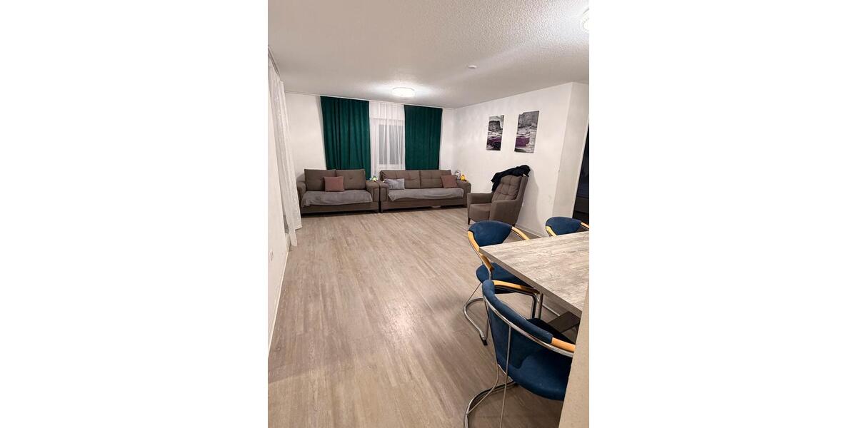 Etagenwohnung Singen (Hohentwiel) - 4 Zimmer, 100 m&sup2;, 1.460&euro; | Angebot:25517083