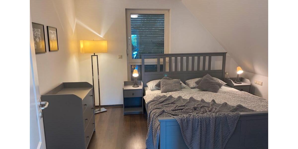 Dachgeschoßwohnung Ellerau - 3 Zimmer, 90 m&sup2;, 1.800&euro; | Angebot:25158226