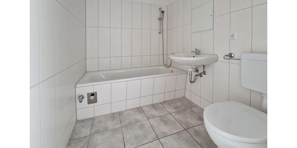 Etagenwohnung Neubrandenburg Datzeberg - 3 Zimmer, 69 m&sup2;, 278&euro; | Angebot:26661622