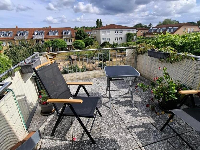 gemütliche Dachgeschoßwohnung zur Miete in Potsdam - Wentzel Dr.