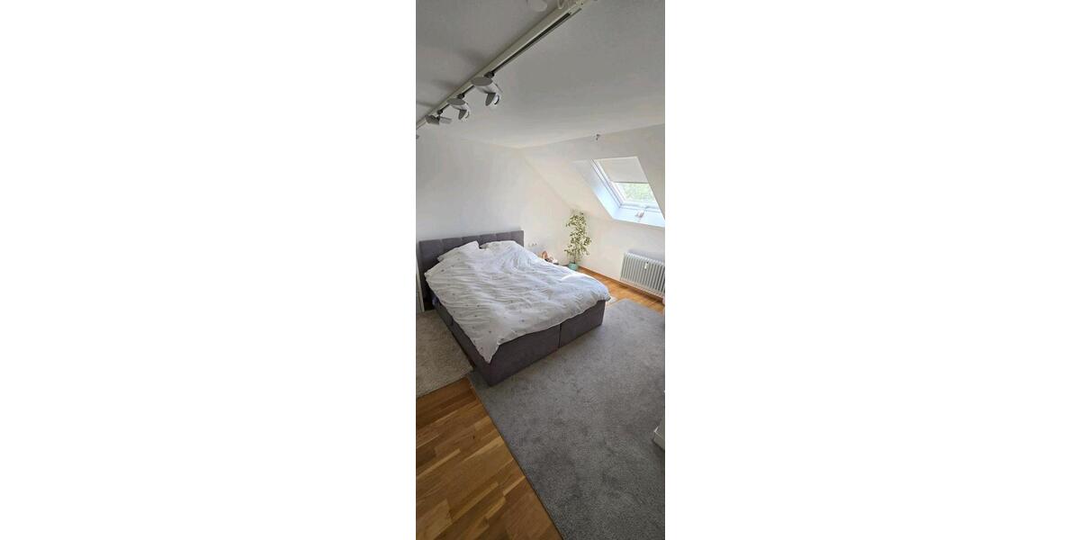 Dachgeschoßwohnung Salem - 3 Zimmer, 100 m&sup2;, 1.250&euro; | Angebot:24691995