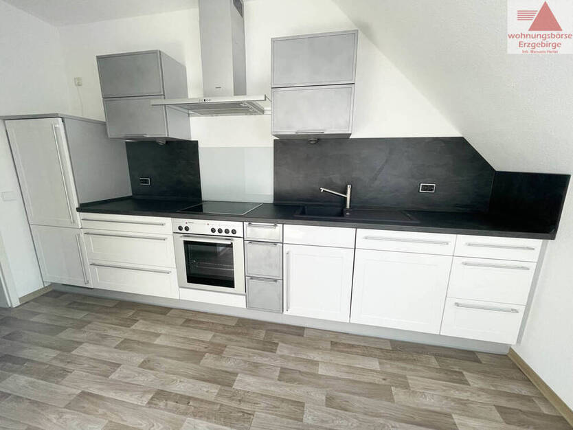 Tolle Dachgeschoßwohnung mit Einbauküche in ruhiger Lage von Aue