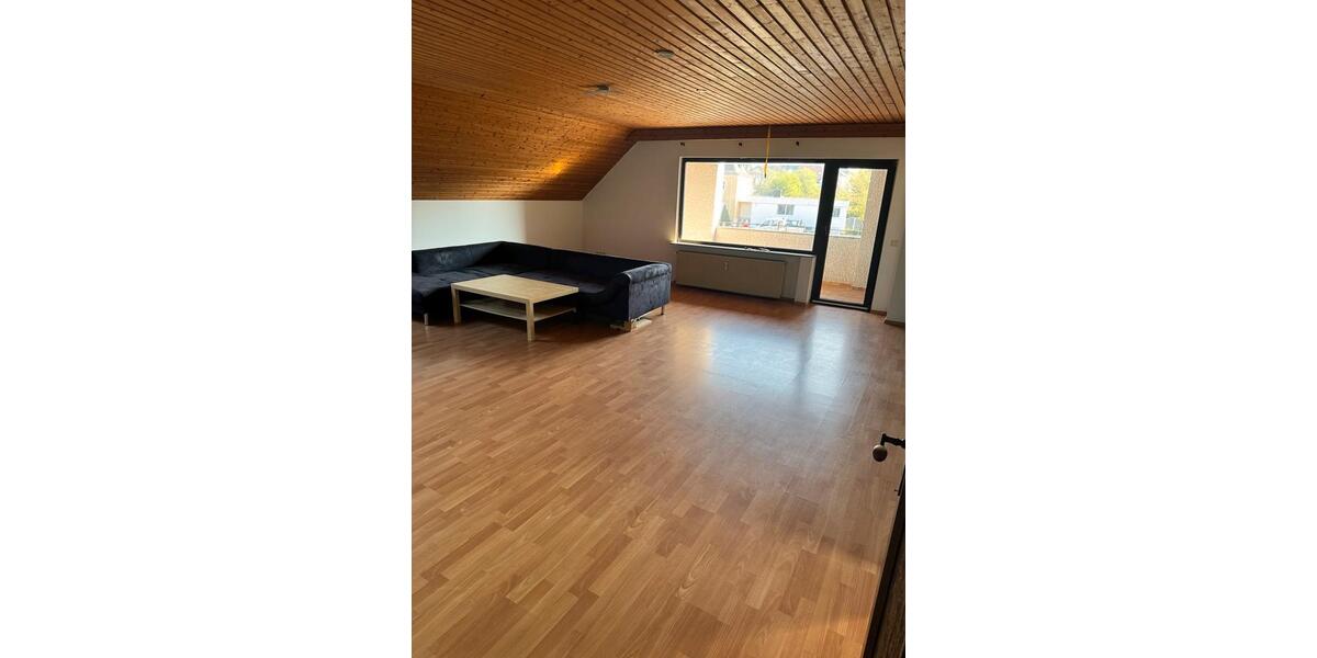 Dachgeschoßwohnung Losheim am See - 4 Zimmer, 100 m&sup2;, 900&euro; | Angebot:26165327