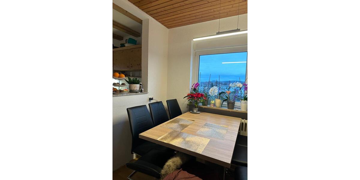 Etagenwohnung Kressbronn am Bodensee - 3.5 Zimmer, 105 m&sup2;, 1.600&euro; | Angebot:26546749
