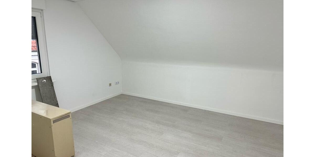 Dachgeschoßwohnung Friesenheim - 3 Zimmer, 75 m&sup2;, 1.000&euro; | Angebot:25968284