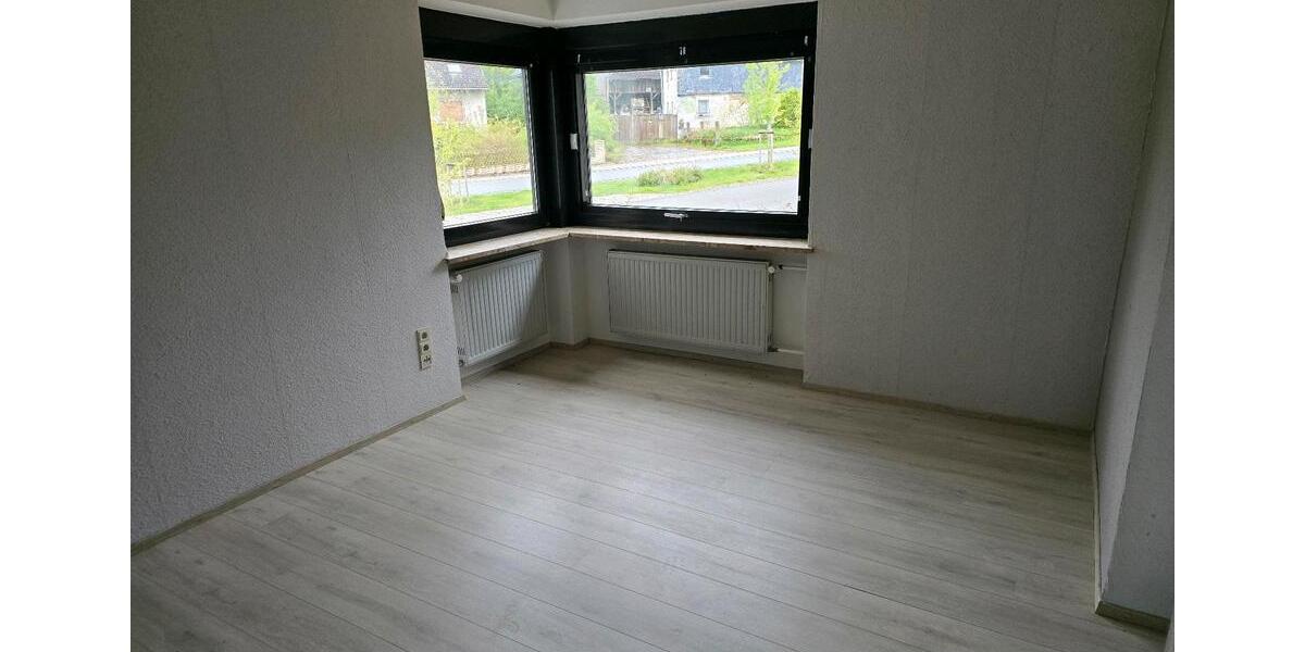 Etagenwohnung Berg - 3 Zimmer, 90 m&sup2;, 400&euro; | Angebot:26577659