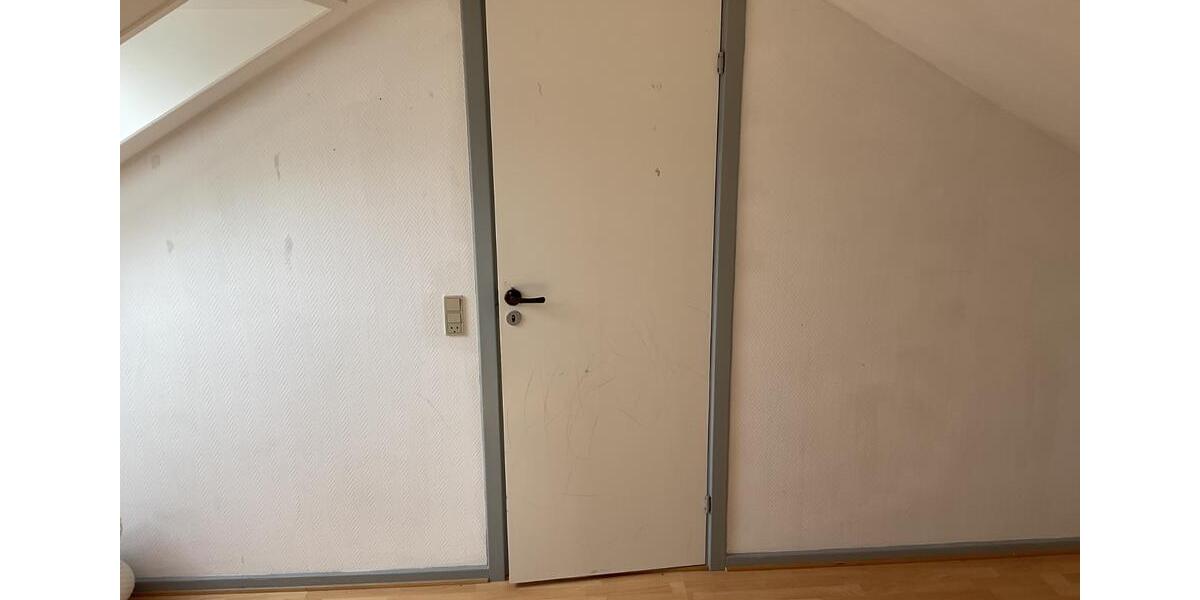 Dachgeschoßwohnung Flensburg Altstadt - 4 Zimmer, 130 m&sup2;, 750&euro; | Angebot:26384560