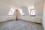 Dachgeschoßwohnung Riesa - 5 Zimmer, 149 m&sup2;, 1.050&euro; | Angebot:22699592