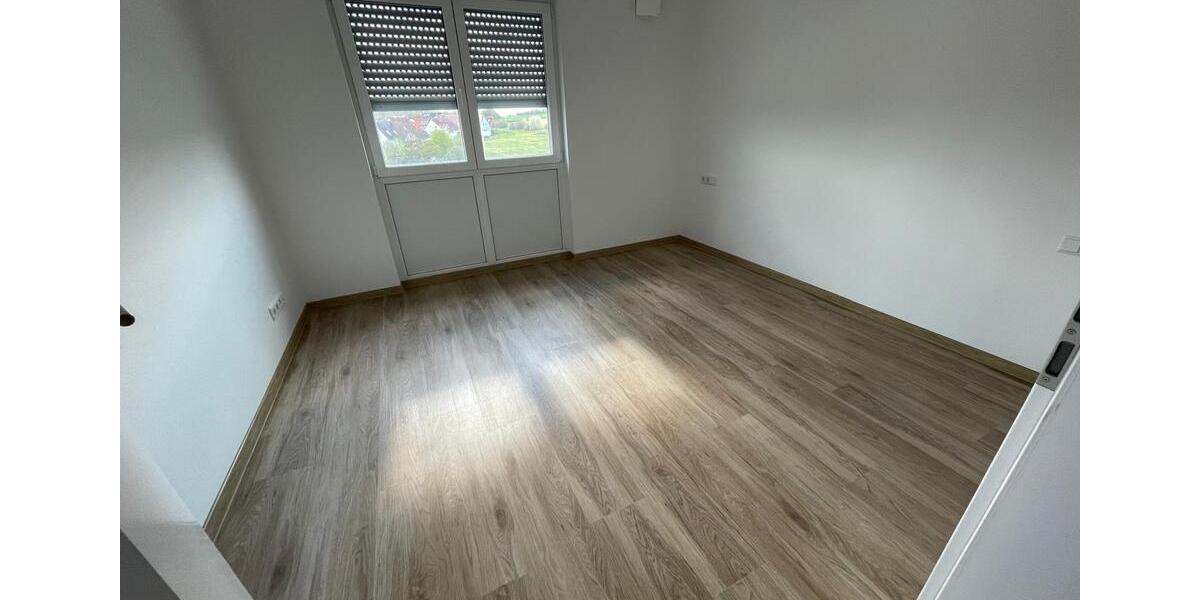 Dachgeschoßwohnung Bad Windsheim - 3 Zimmer, 73 m&sup2;, 850&euro; | Angebot:26296551