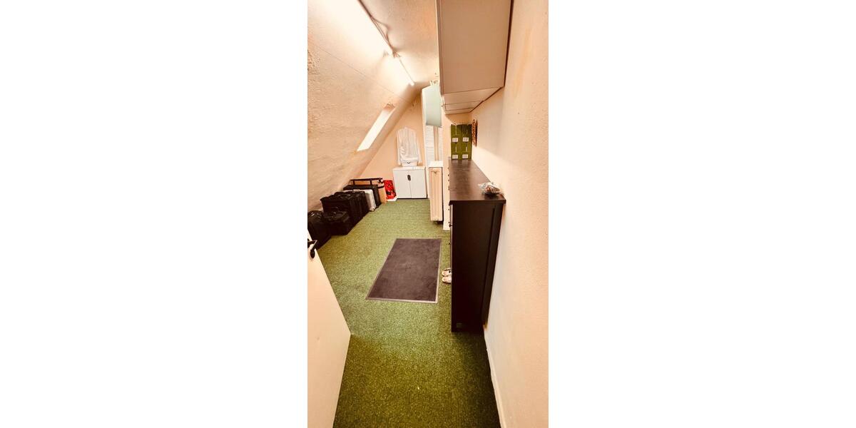 Dachgeschoßwohnung Waldbröl - 2.5 Zimmer, 70 m&sup2;, 450&euro; | Angebot:25867896