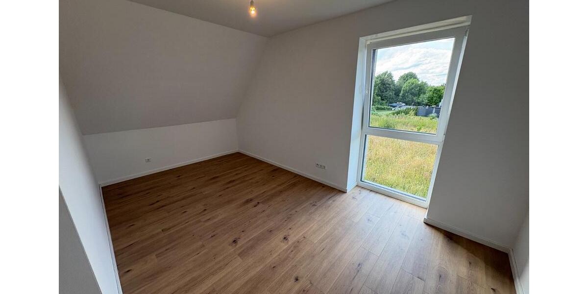 Großzügiges Neubau-Reihenhaus mit 2 Stellplätzen + Garten 5 zimmer