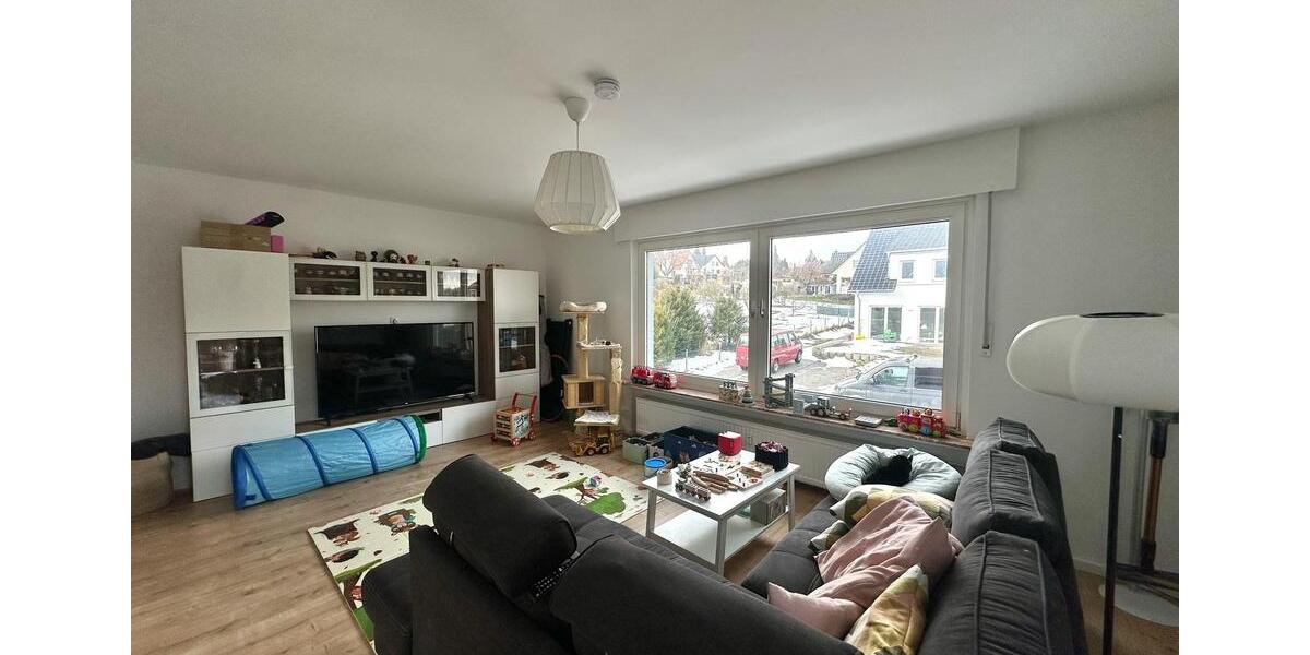 Wohnen mit Komfort: Sanierte 4-Zimmer-Wohnung in toller Lage - 