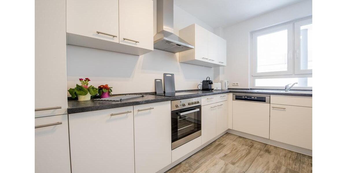 Dachgeschoßwohnung Baden-Baden Baden - 3 Zimmer, 140 m&sup2;, 2.600&euro; | Angebot:22138484