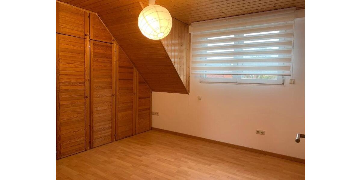 Dachgeschoßwohnung Linnich - 4 Zimmer, 123 m&sup2;, 1.450&euro; | Angebot:26697906