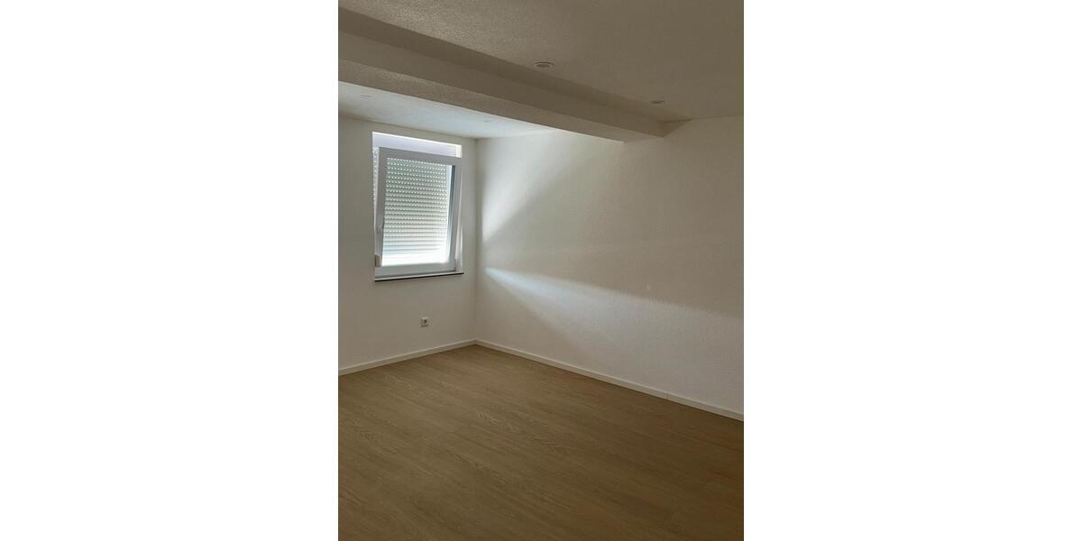 Etagenwohnung Gingen an der Fils - 3 Zimmer, 100 m&sup2;, 1.300&euro; | Angebot:25051494