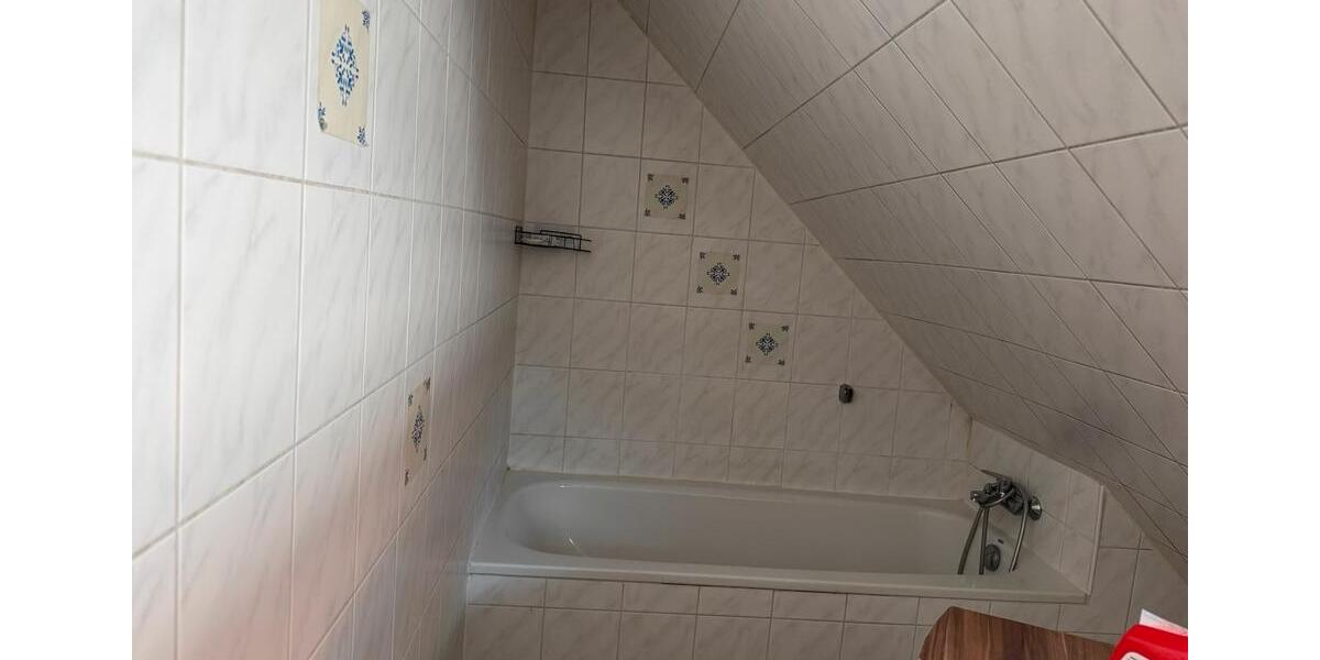 Dachgeschoßwohnung Ergoldsbach Langenhettenbach - 3 Zimmer, 85 m&sup2;, 1.100&euro; | Angebot:26212500