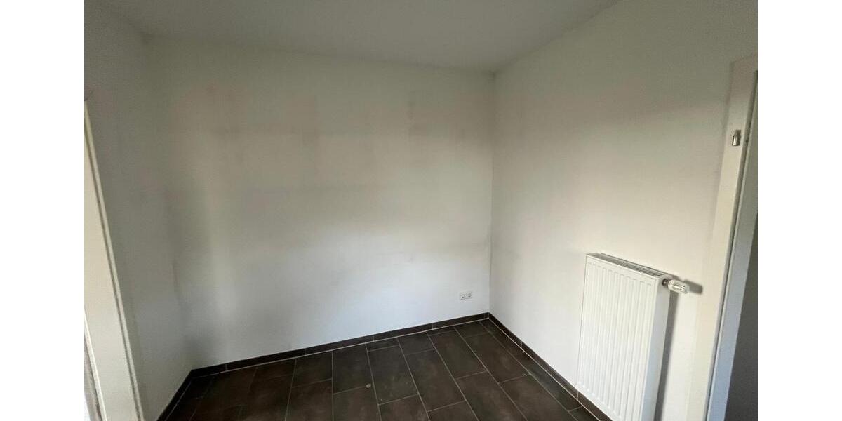 Erdgeschoßwohnung Groß Rheide - 3 Zimmer, 80 m&sup2;, 1.100&euro; | Angebot:24474198
