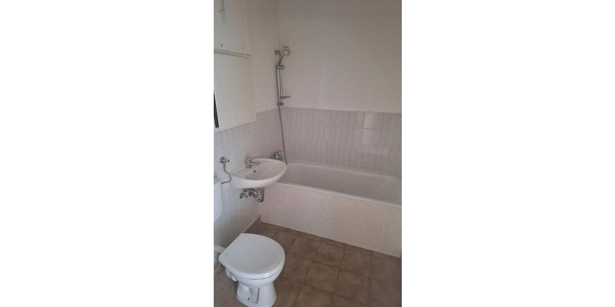 Etagenwohnung Forst (Lausitz) - 3 Zimmer, 68 m&sup2;, 420&euro; | Angebot:25648206