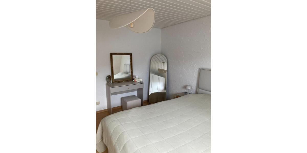 Etagenwohnung Ludwigsburg Hoheneck - 3 Zimmer, 76 m&sup2;, 1.090&euro; | Angebot:24855437