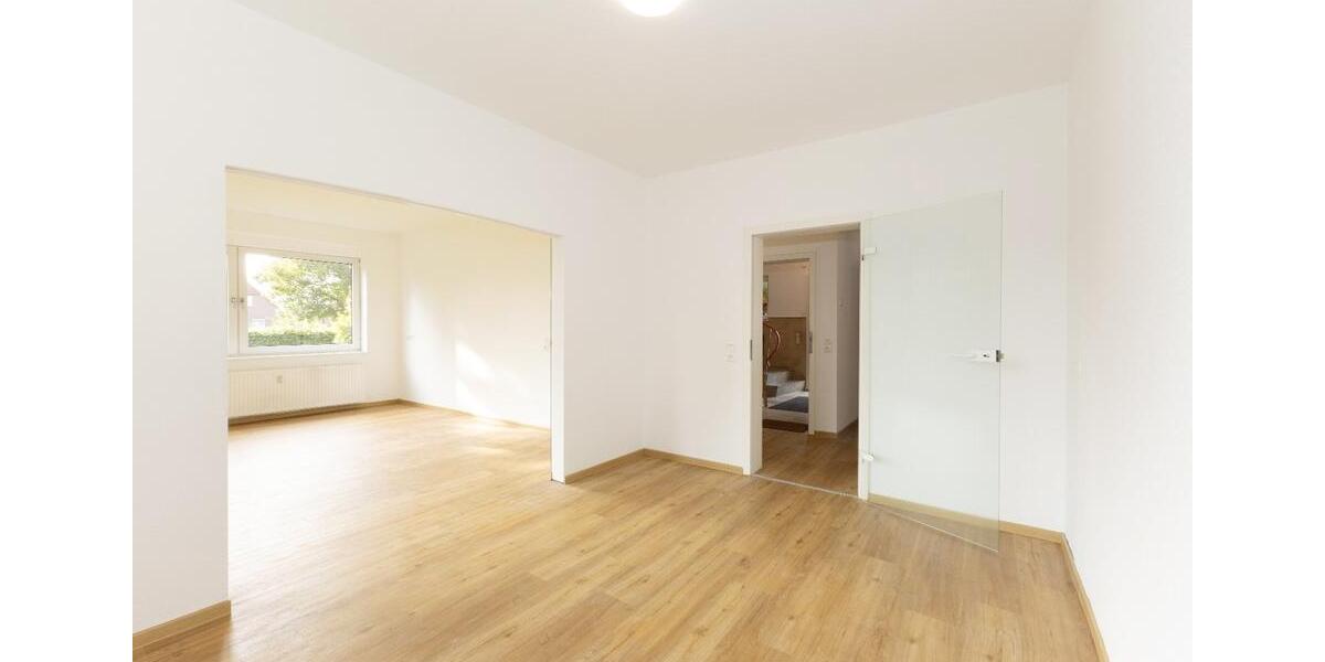 Erdgeschoßwohnung Oldendorf - 6.5 Zimmer, 122 m&sup2;, 1.000&euro; | Angebot:26566030