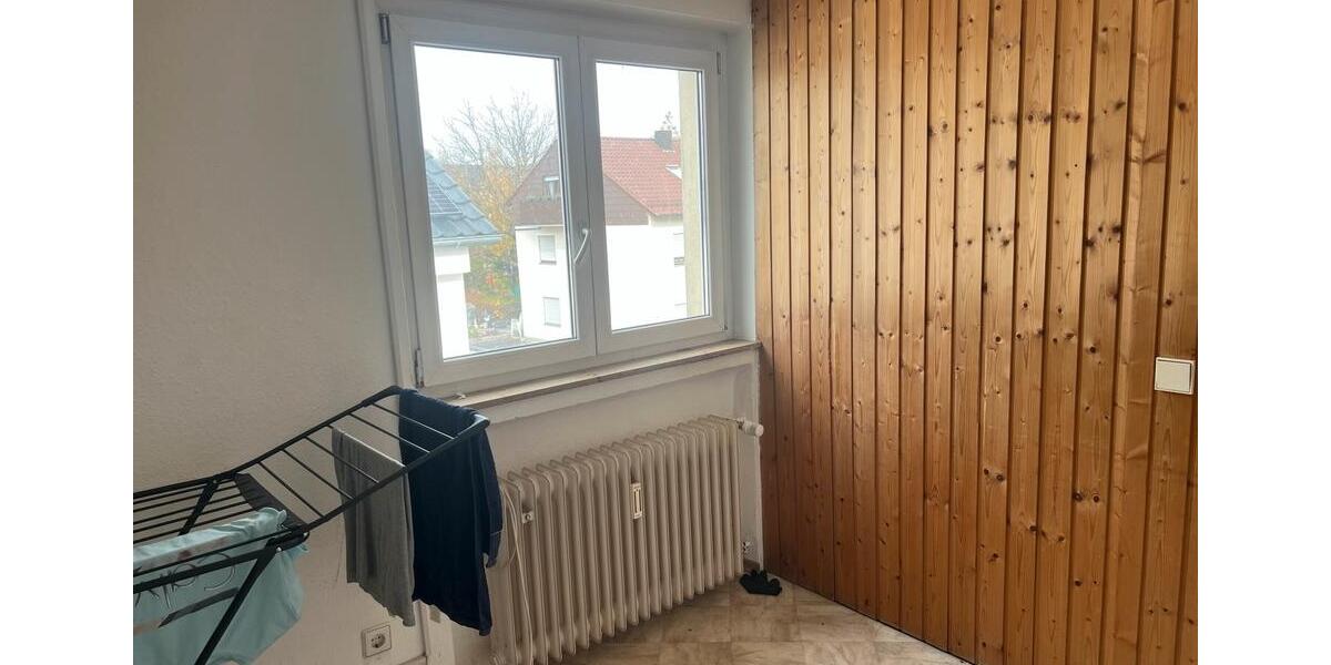 Dachgeschoßwohnung Leonberg - 4 Zimmer, 75 m&sup2;, 1.650&euro; | Angebot:24487529