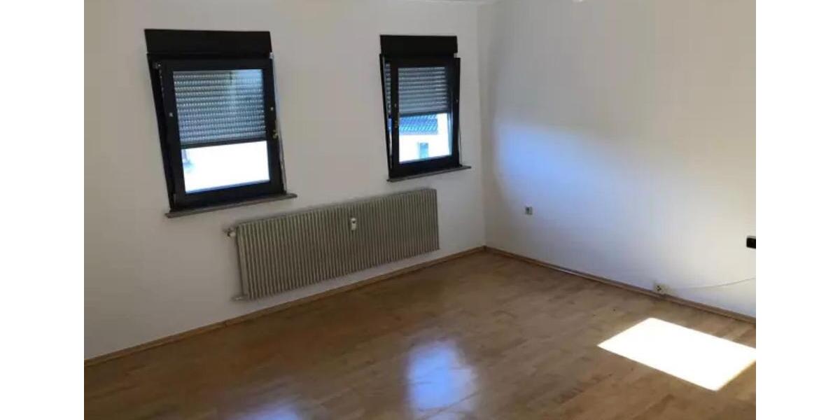 Dachgeschoßwohnung Zapfendorf - 2.5 Zimmer, 75 m&sup2;, 590&euro; | Angebot:25022756