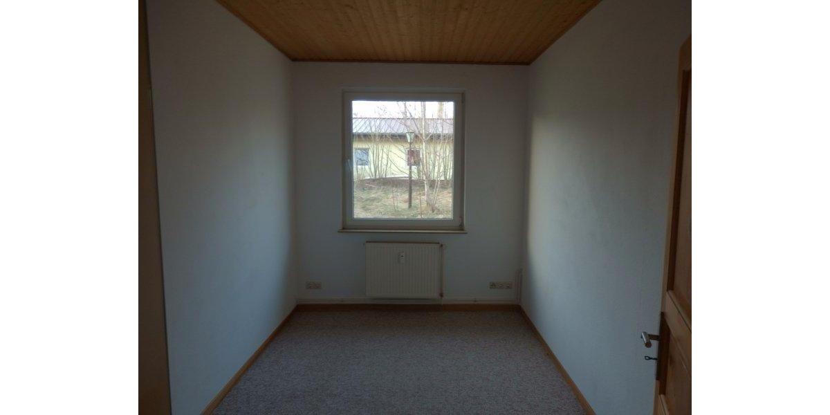 Erdgeschoßwohnung Neustadt-Glewe Glewe - 4 Zimmer, 88 m&sup2;, 676&euro; | Angebot:26023792