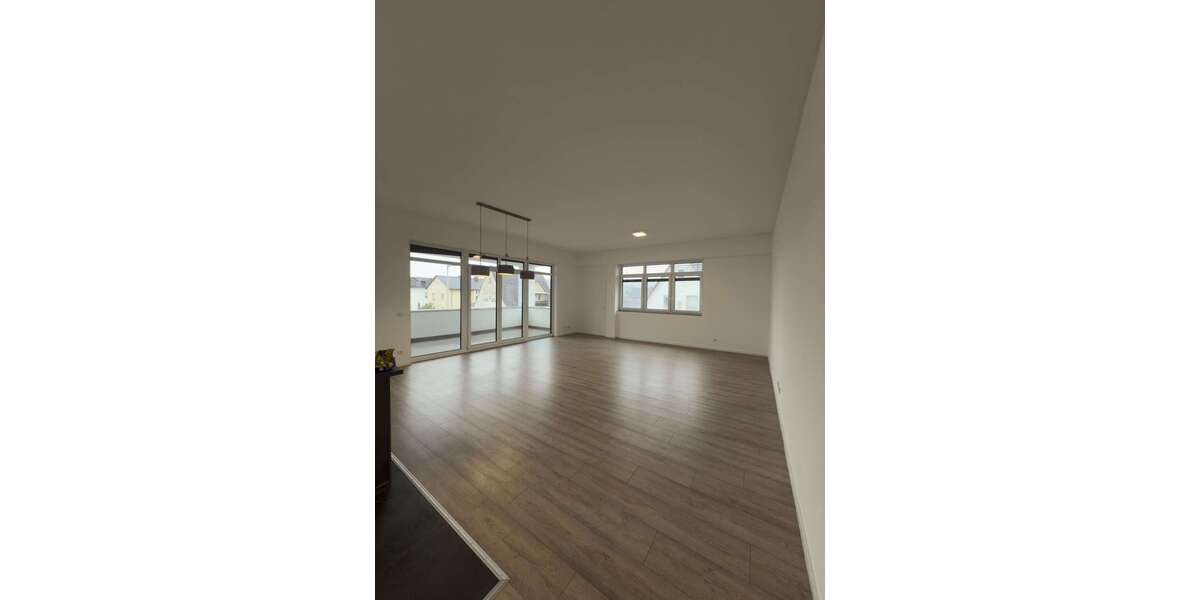 Etagenwohnung Großwallstadt - 4 Zimmer, 174 m&sup2;, 1.740&euro; | Angebot:24978464