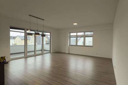 Wohnung Großwallstadt - 4 Zimmer, 174 m&sup2;, 1.650&euro; | Angebot:24978464