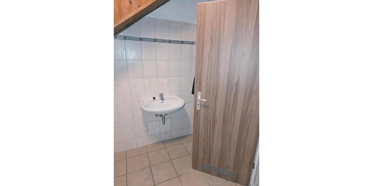 Dachgeschoßwohnung Dinslaken Hiesfeld - 2 Zimmer, 73 m&sup2;, 680&euro; | Angebot:25056427