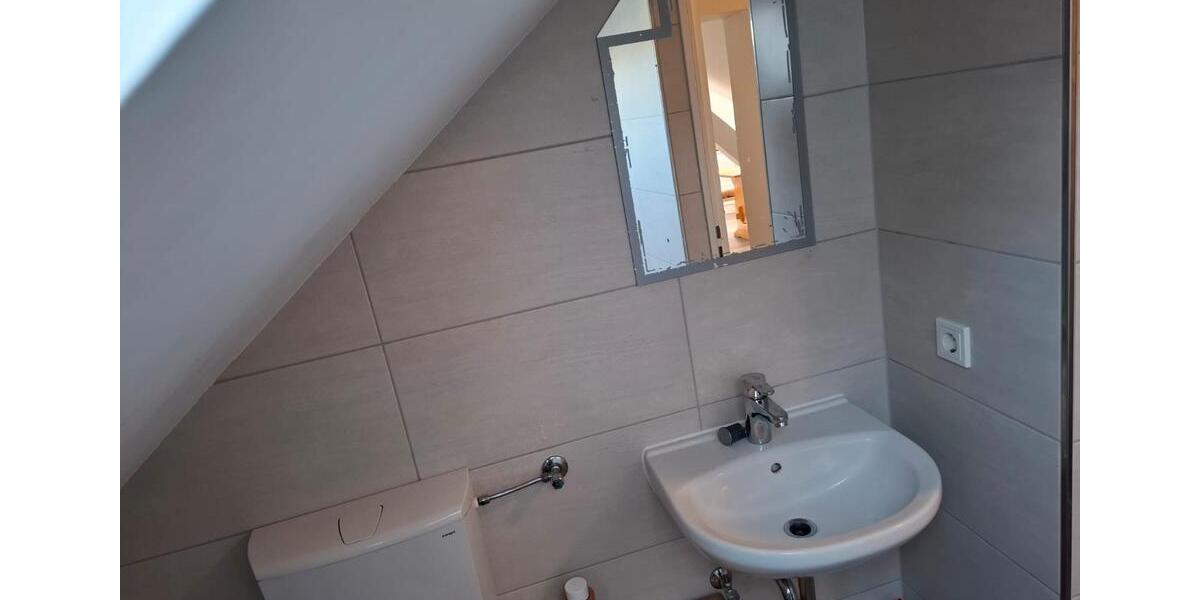 Dachgeschoßwohnung Baunatal - 1 Zimmer, 40 m&sup2;, 400&euro; | Angebot:26064372