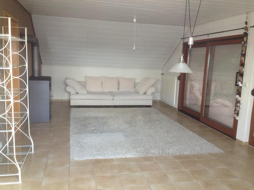 Gemütliche 3-Zimmer-Dachgeschosswohnung in Owingen zu vermieten zimmer