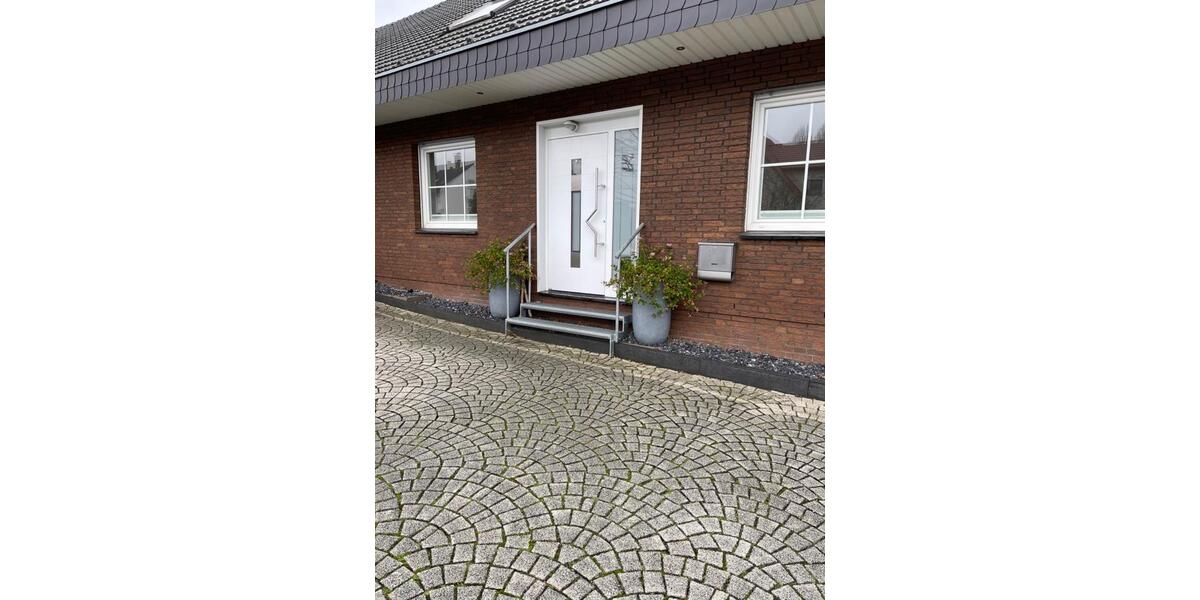 Erdgeschoßwohnung Löhne - 3 Zimmer, 130 m&sup2;, 1.000&euro; | Angebot:24466434