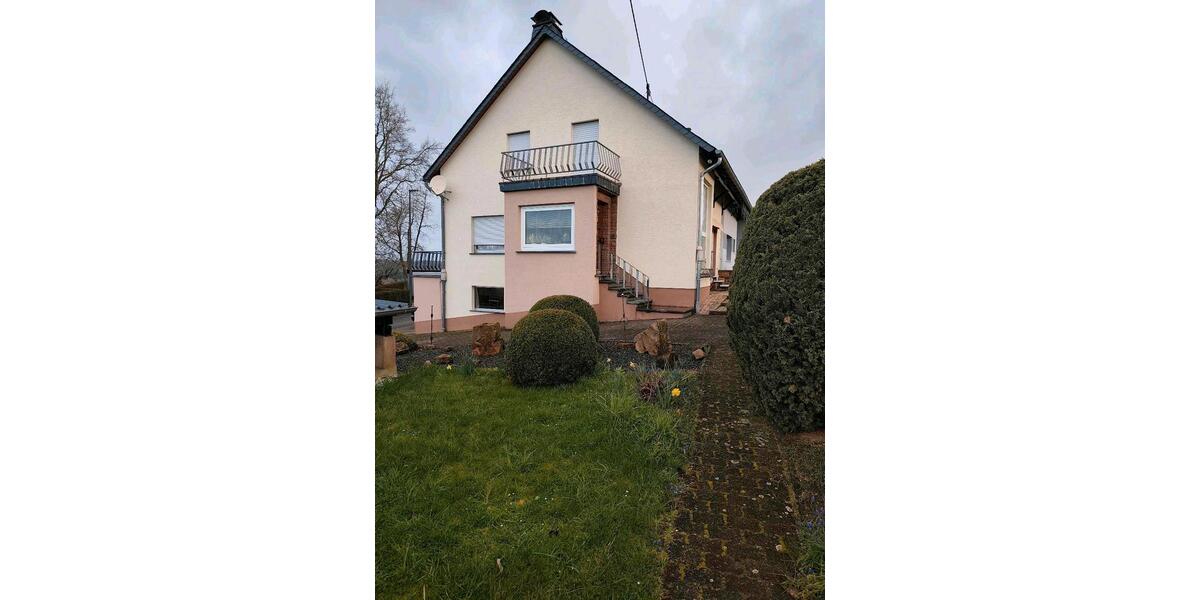 Doppelhaushälfte Pronsfeld - 6 Zimmer, 140 m&sup2;, 1.170&euro; | Angebot:26038646