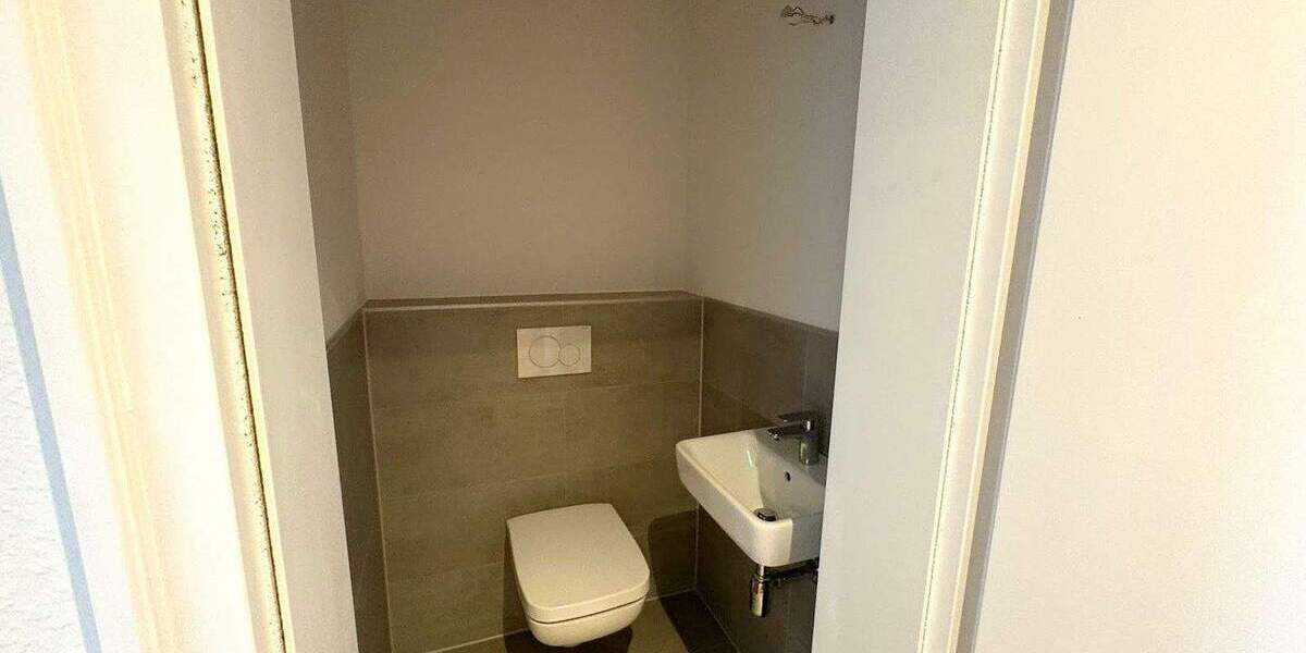 Etagenwohnung Köln Bayenthal - 4 Zimmer, 102 m&sup2;, 1.710&euro; | Angebot:24347979