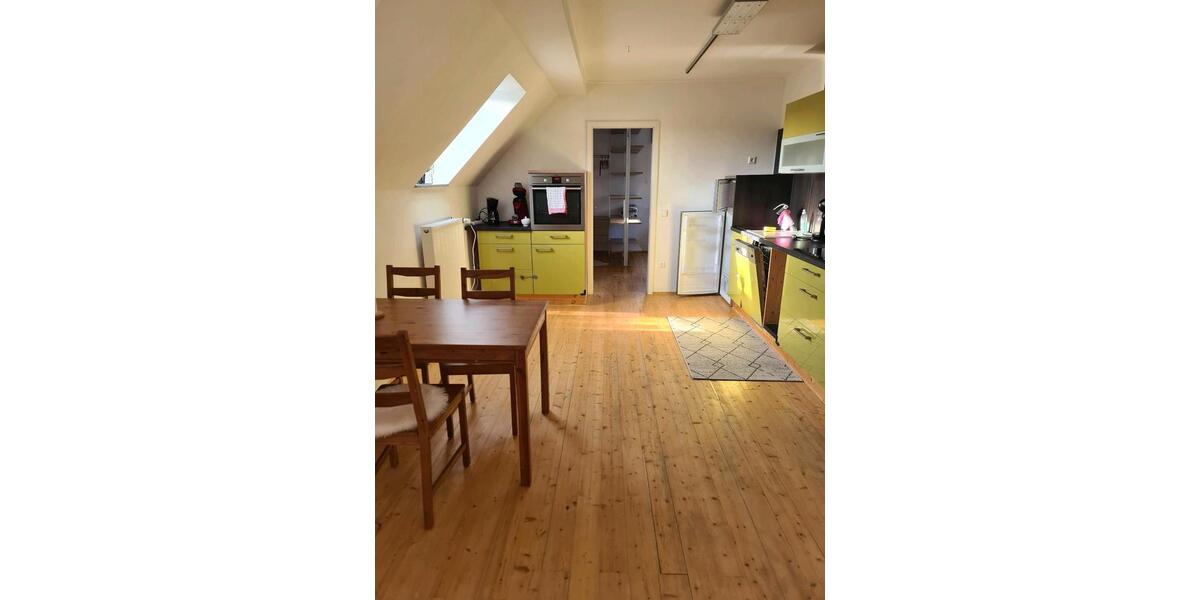 Dachgeschoßwohnung Frohburg - 2 Zimmer, 100 m&sup2;, 400&euro; | Angebot:25393985