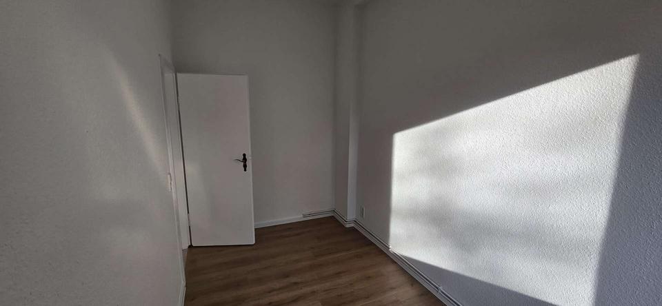 Erdgeschoßwohnung Glauchau - 3 Zimmer, 55 m&sup2;, 400&euro; | Angebot:23819879