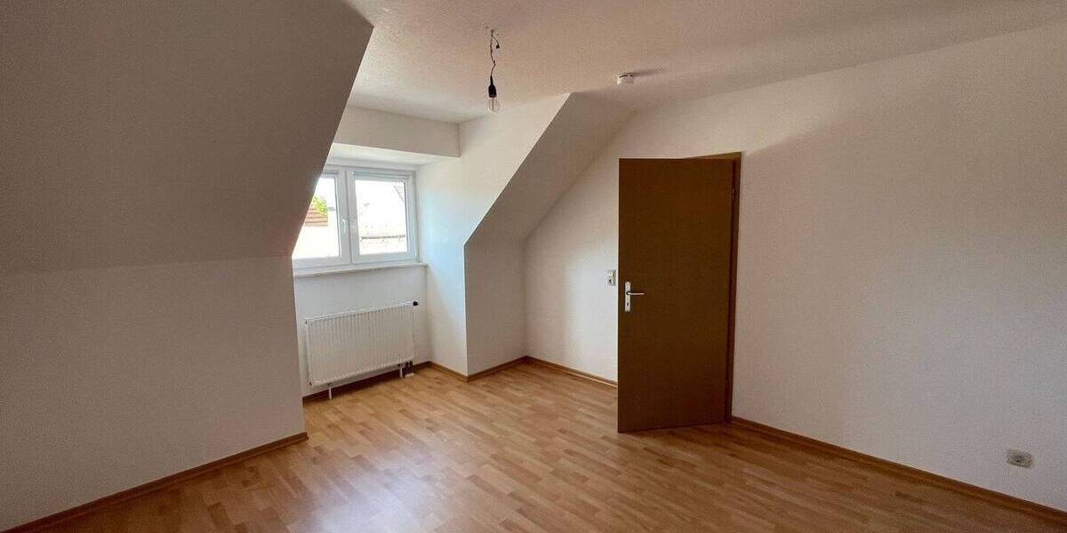 Etagenwohnung Schmalkalden - 3 Zimmer, 97 m&sup2;, 775&euro; | Angebot:26816557