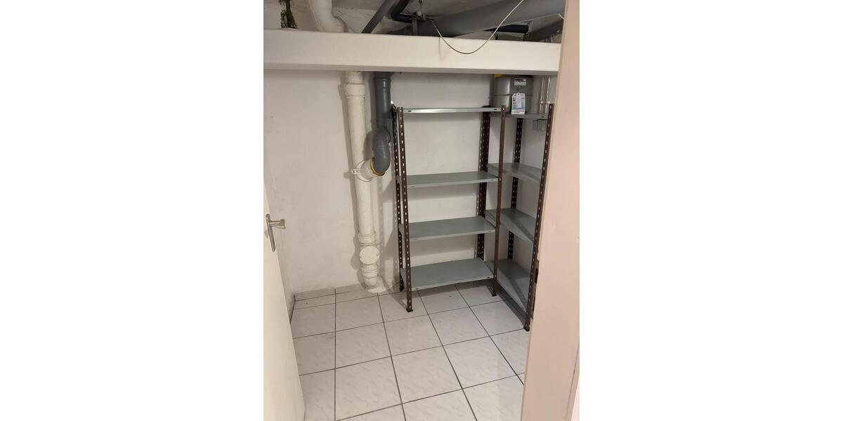 Dachgeschoßwohnung Wiehl - 1 Zimmer, 100 m&sup2;, 1.000&euro; | Angebot:24617726