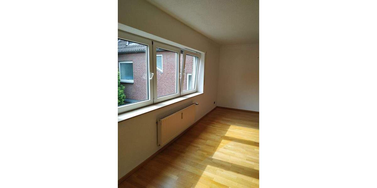 Etagenwohnung Krefeld Hüls - 2 Zimmer, 74 m&sup2;, 850&euro; | Angebot:25044942